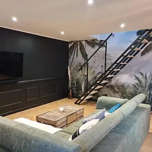 Hébergement de vacances Maison Eliste - Chic Avec Jacuzzi Interieur